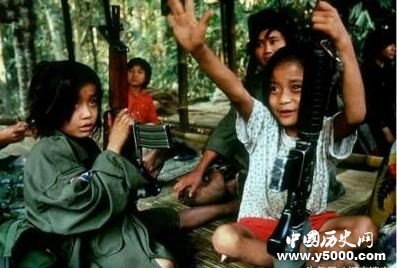 揭秘缅甸8岁传奇双胞胎领导游击队作战