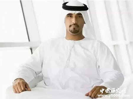 阿拉伯人为何喜欢身着一身洁白的长袍？