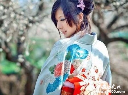 日本女式和服后背枕头的功能什么？